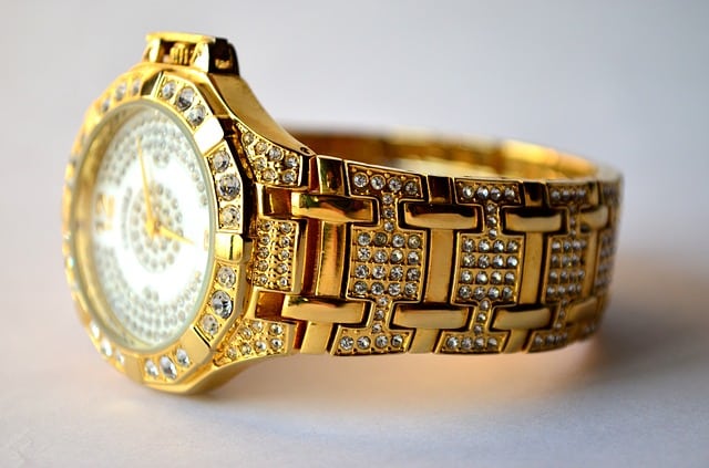 reloj oro y brillantes